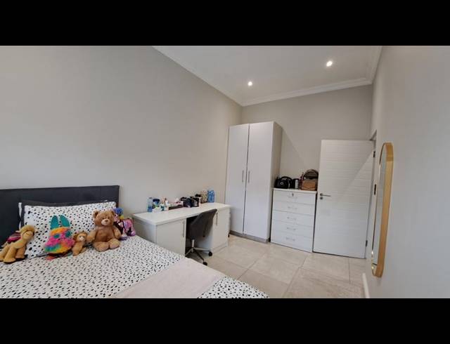 4 BEDROOM TOWNHOUSE FOR SALE IN MORNINGSIDE